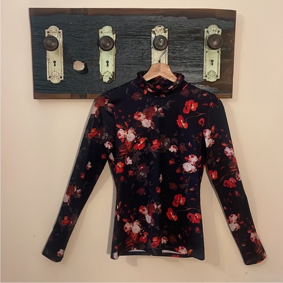 Wilfred Floral Long Sleeved Turtleneck Top Size Small - Picture 7 of 15